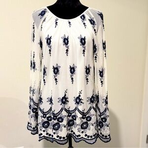 Embroidered Scalloped Sleeve Blouse - Large